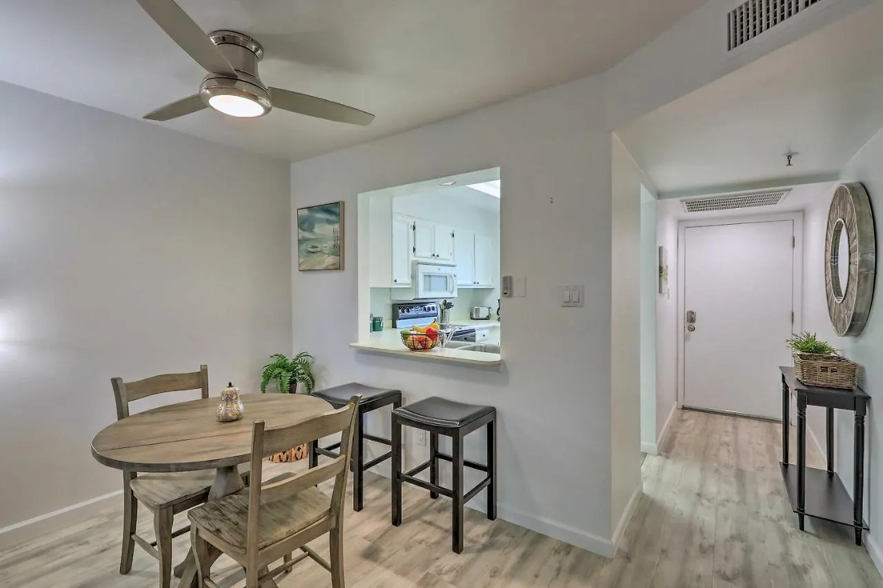 First-Floor Scottsdale Condo About 1 Mi To Old Town!