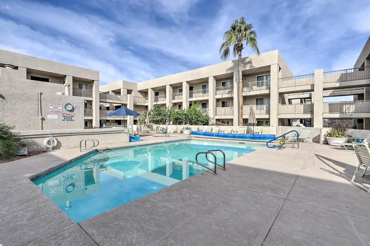 First-Floor Scottsdale Condo About 1 Mi To Old Town!